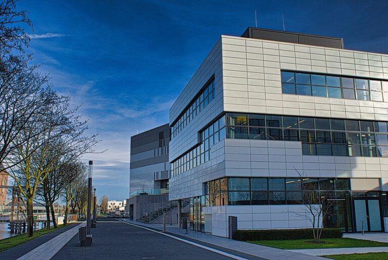 Universitas Pertahanan Republik Indonesia: Menyiapkan Generasi Pemimpin Pertahanan Negara